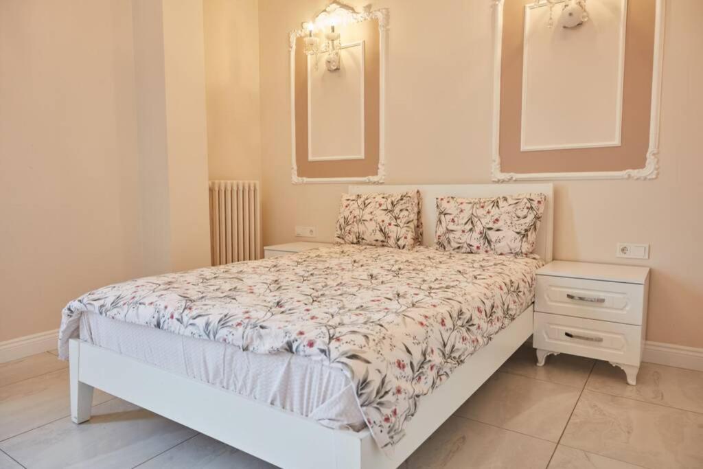 Taksim Square Apartment, Great View, Luxury Istanbul Bagian luar foto